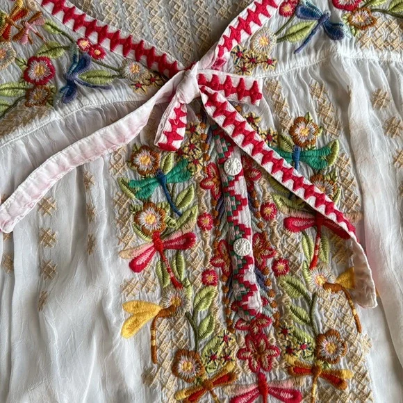 Johnny Was White Floral Embroidered Cupro Blouse, size XL. - Picture 7 of 10